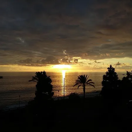 Vai Vem Madalena do Mar